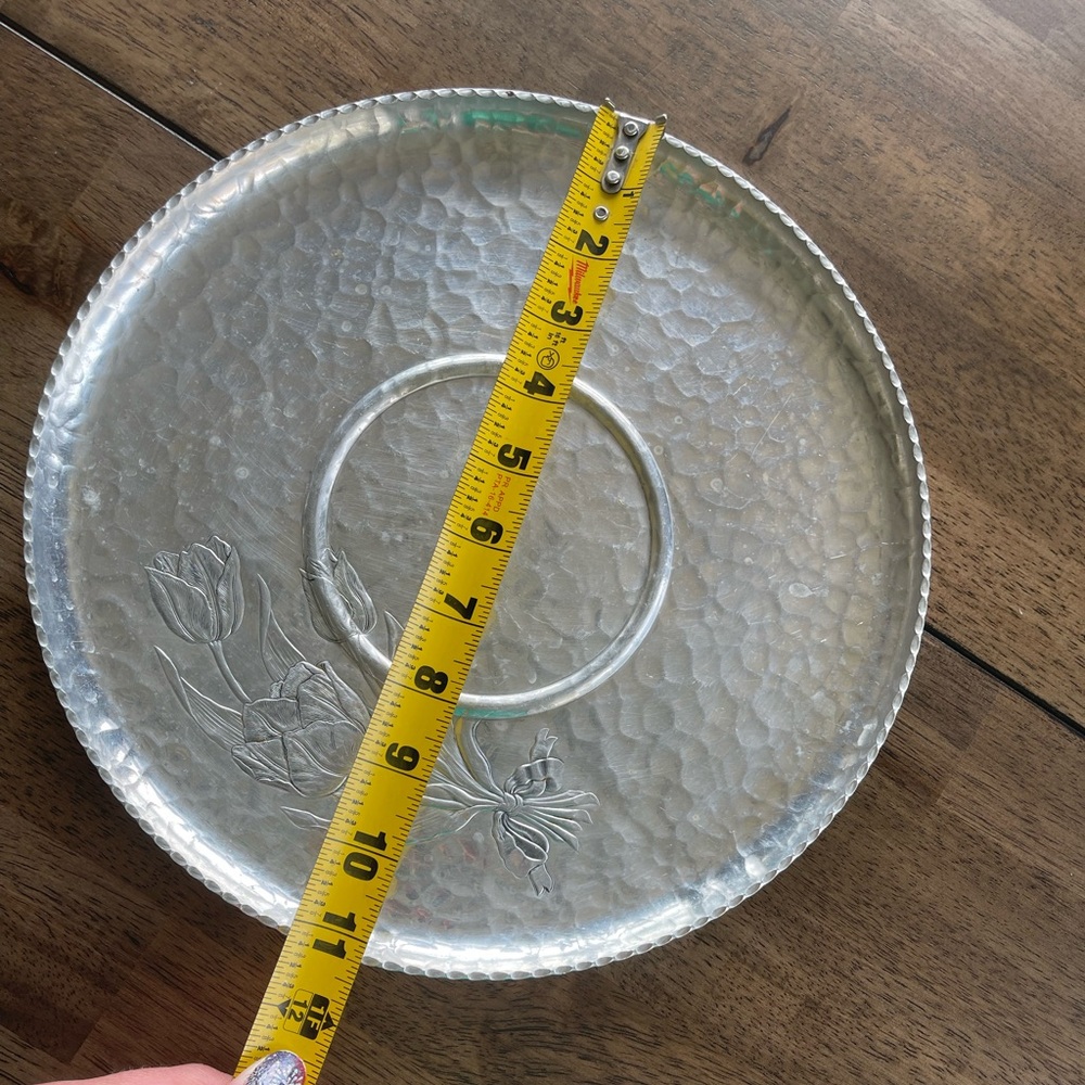 Vintage Elegant Hammered Aluminum Platter with Floral Design - Picture 2 of 3